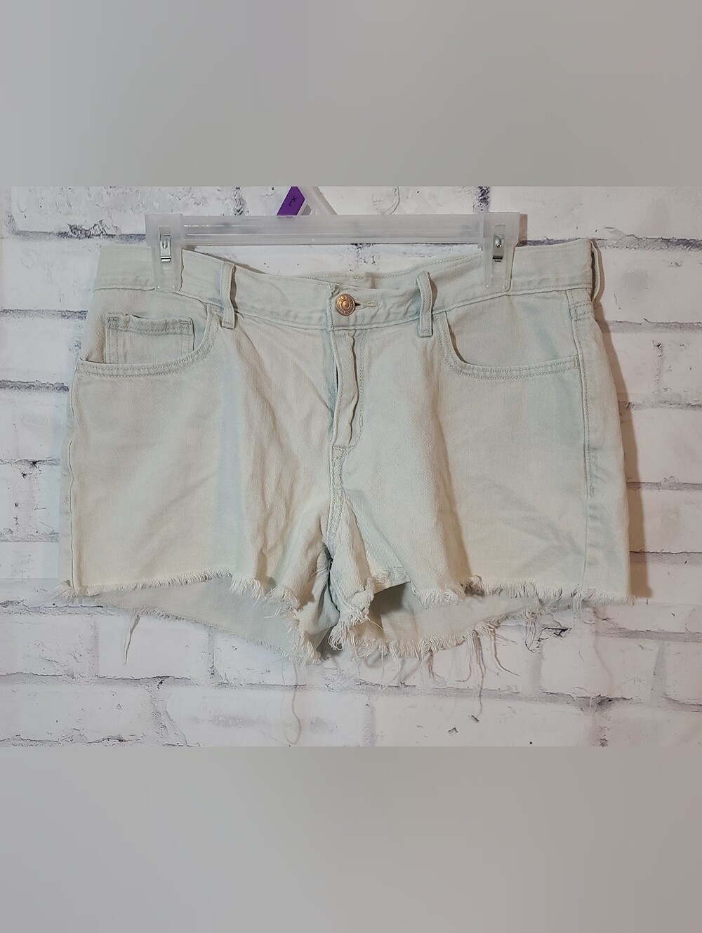 Old Navy Light Wash Denim Cut Off Jean Shorts Button Sz 8 Regular